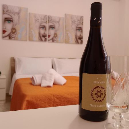 La Valigia Sul Letto Bed and Breakfast CTA Exteriör bild